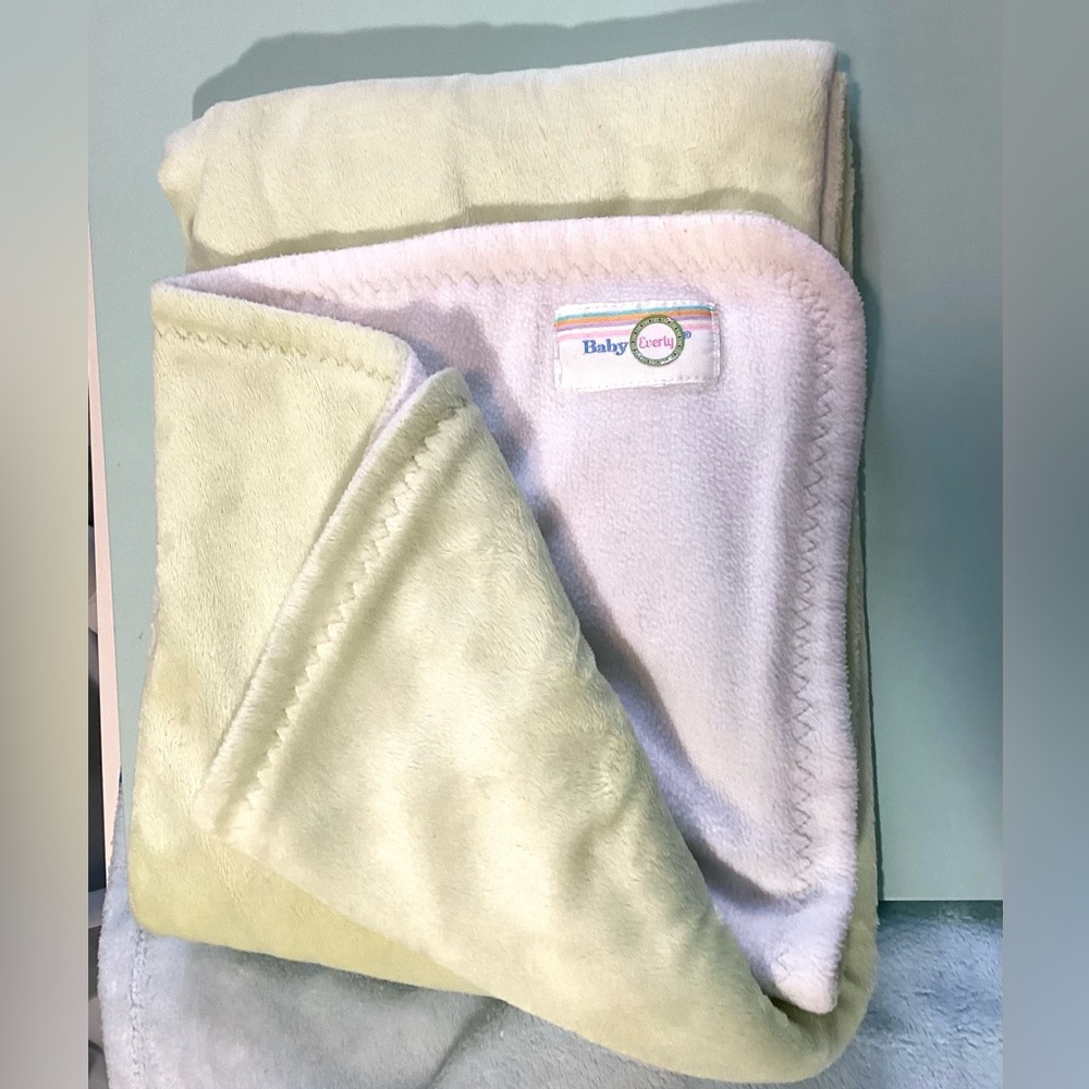 Baby Everly baby blanket white and green